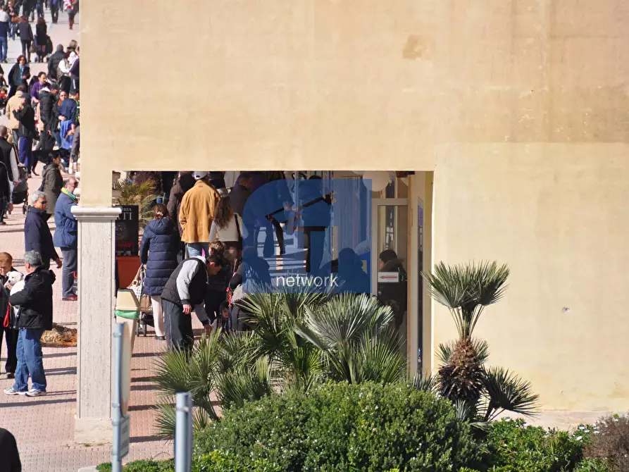 Immagine 10 di Locale commerciale in affitto  in Via Lungomare Duca degli Abruzzi 83 a Roma