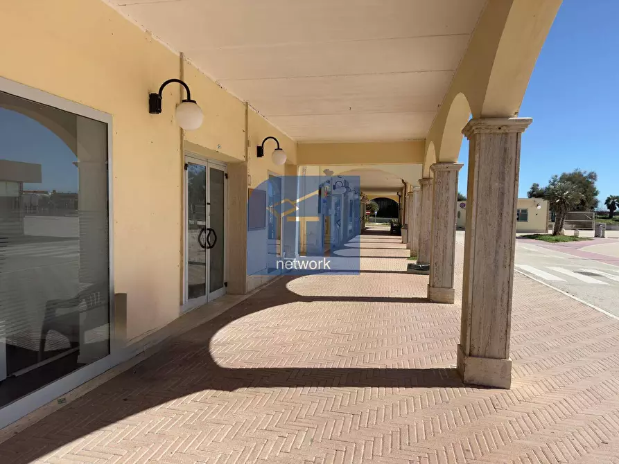 Immagine 7 di Locale commerciale in affitto  in Via Lungomare Duca degli Abruzzi 83 a Roma