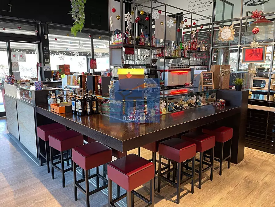 Immagine 2 di Bar / Ristorante in vendita  in Via Pratica di Mare a Ardea