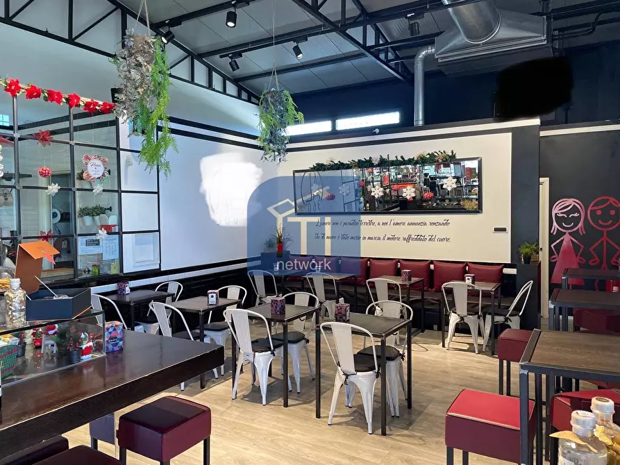 Immagine 1 di Bar / Ristorante in vendita  in Via Pratica di Mare a Ardea