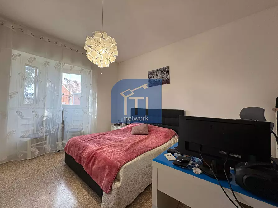 Immagine 11 di Attico in vendita  in Via Varrone a Pomezia