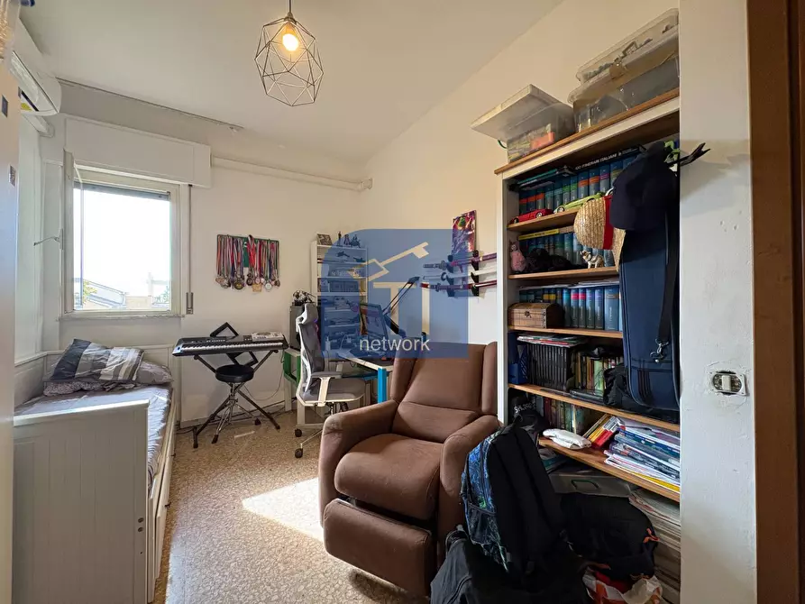 Immagine 13 di Attico in vendita  in Via Varrone a Pomezia