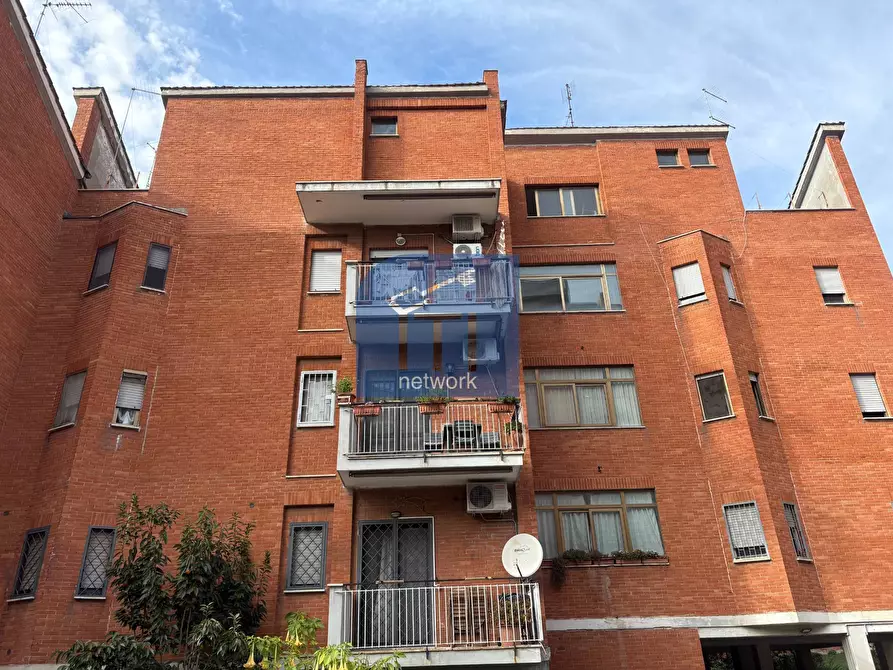 Immagine 33 di Attico in vendita  in Via Varrone a Pomezia