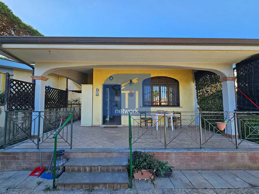 Immagine 1 di Villa in vendita  in via degli abeti a Ardea