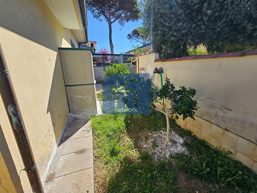 Immagine 30 di Villa in vendita  in via degli abeti a Ardea