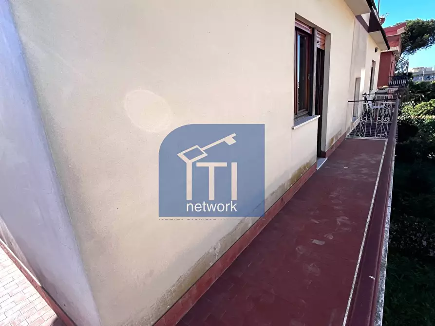 Immagine 21 di Appartamento in vendita  in via felice da montecchio a Roma