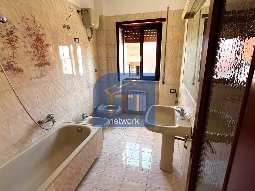 Immagine 11 di Appartamento in vendita  in via felice da montecchio a Roma