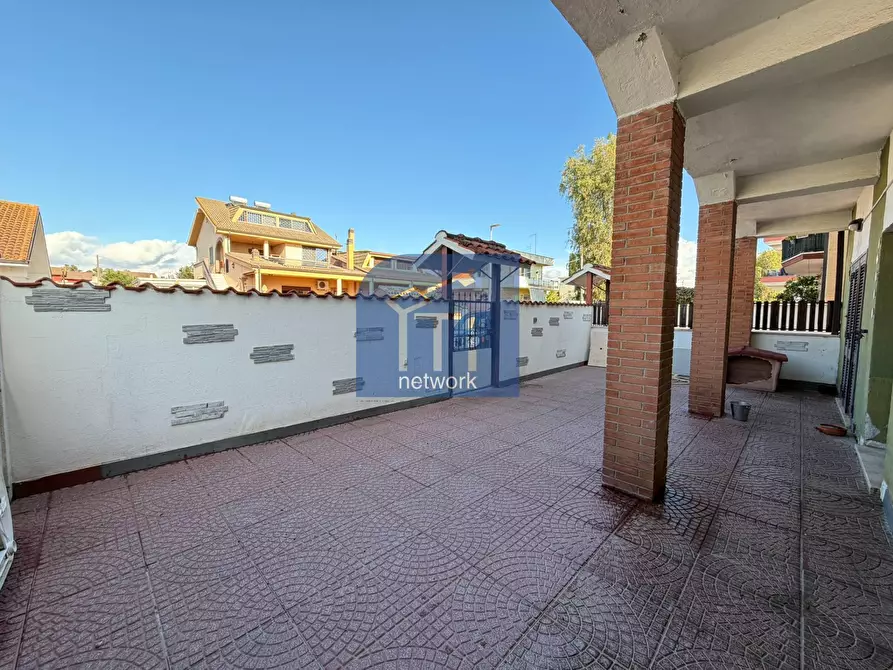 Immagine 1 di Appartamento in vendita  in via degli argonauti a Pomezia