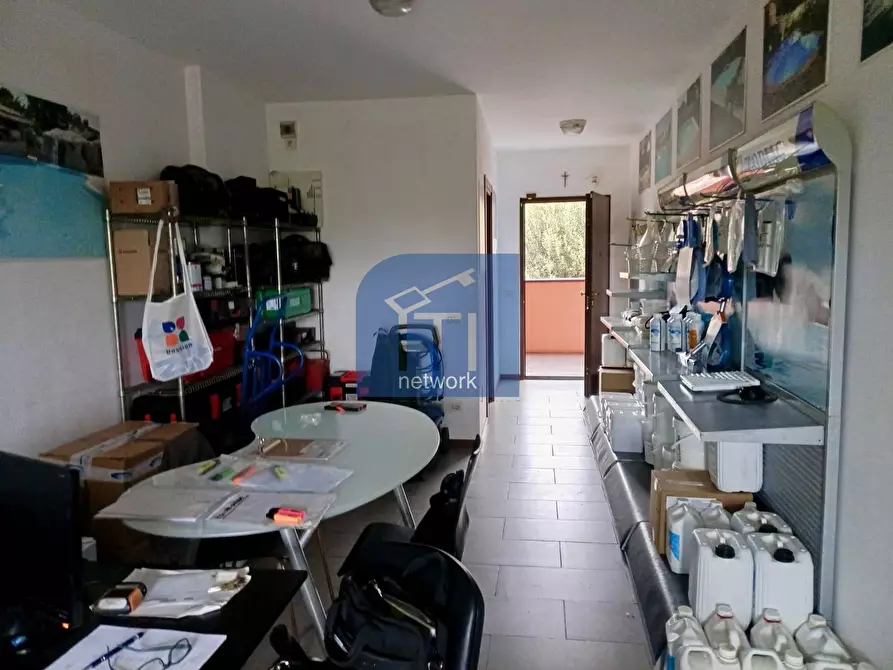 Immagine 11 di Appartamento in vendita  in Via Umberto Giordano a Roma