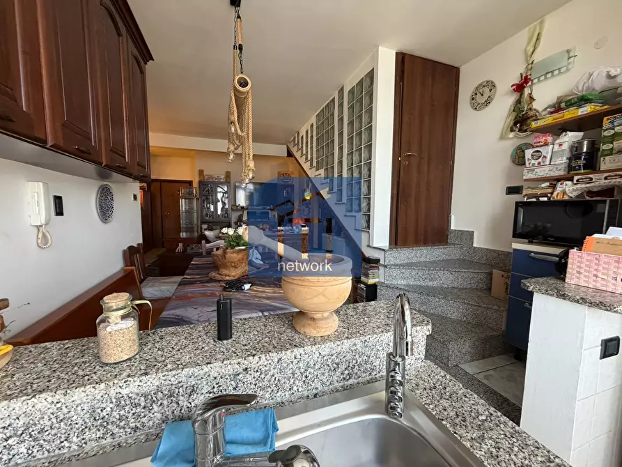 Immagine 14 di Appartamento in vendita  in Via Amalfi a Pomezia