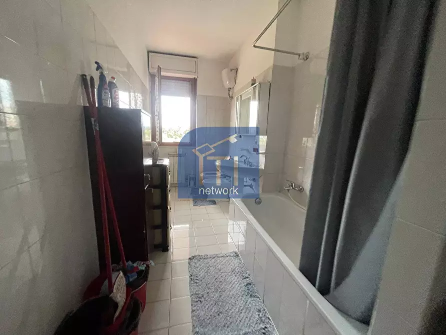 Immagine 21 di Appartamento in vendita  in via federico fellini a Pomezia