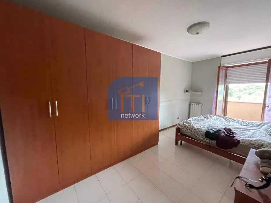 Immagine 18 di Appartamento in vendita  in via federico fellini a Pomezia