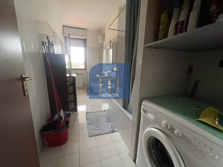 Immagine 20 di Appartamento in vendita  in via federico fellini a Pomezia