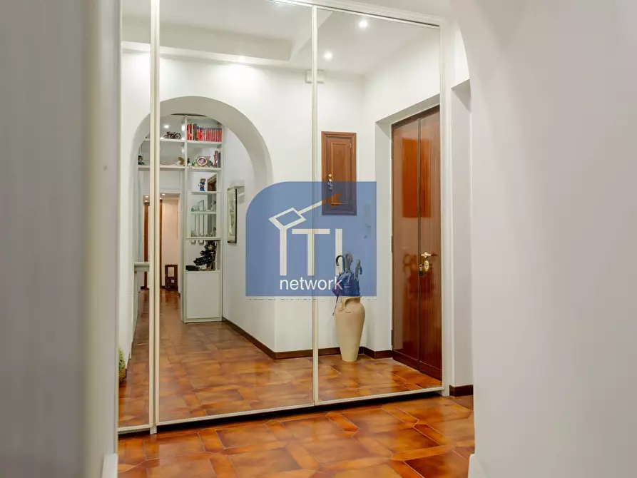 Immagine 10 di Appartamento in vendita  in via Acaia 61 a Roma