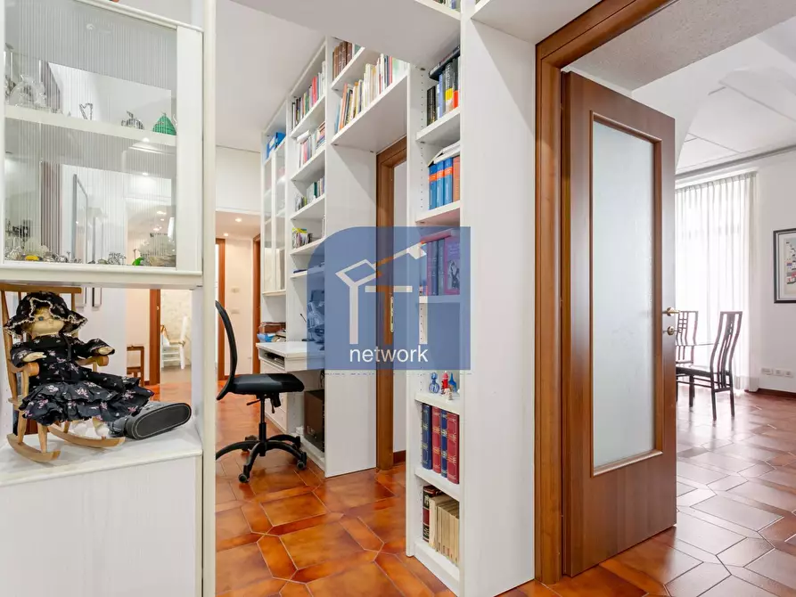 Immagine 13 di Appartamento in vendita  in via Acaia 61 a Roma