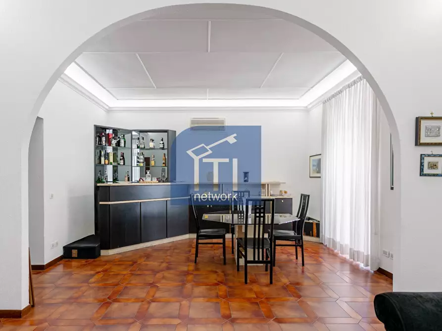 Immagine 7 di Appartamento in vendita  in via Acaia 61 a Roma