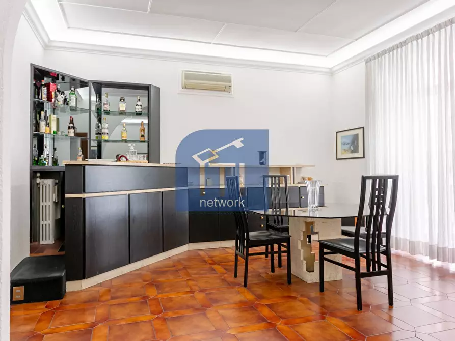 Immagine 2 di Appartamento in vendita  in via Acaia 61 a Roma