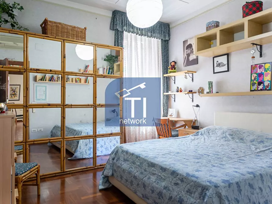 Immagine 22 di Appartamento in vendita  in via Acaia 61 a Roma