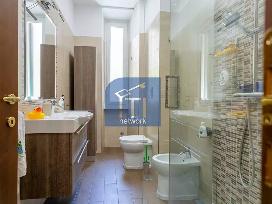 Immagine 31 di Appartamento in vendita  in via Acaia 61 a Roma