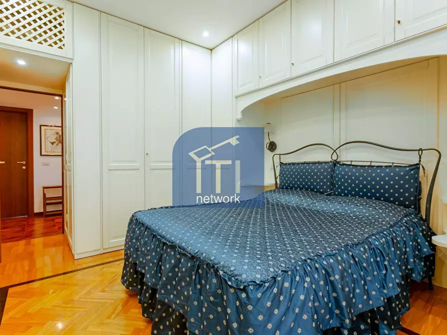 Immagine 38 di Appartamento in vendita  in via Acaia 61 a Roma