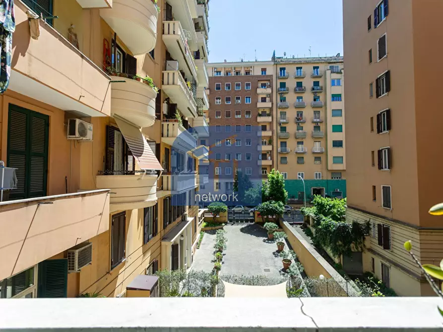 Immagine 8 di Appartamento in vendita  in via Acaia 61 a Roma