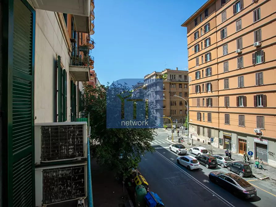 Immagine 56 di Appartamento in vendita  in via Acaia 61 a Roma