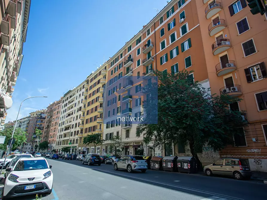 Immagine 64 di Appartamento in vendita  in via Acaia 61 a Roma