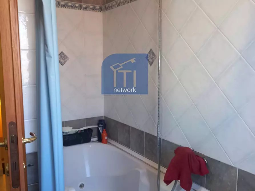 Immagine 38 di Villa in vendita  in via Oceano Pacifico a Pomezia