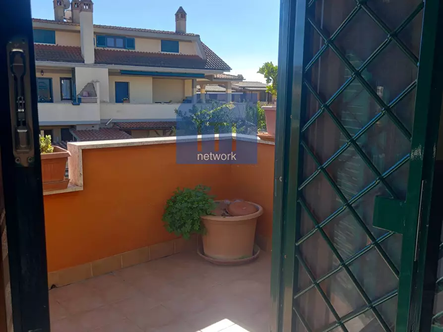 Immagine 25 di Villa in vendita  in via Oceano Pacifico a Pomezia