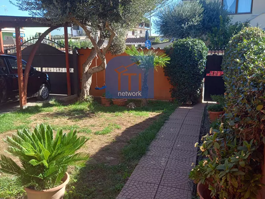 Immagine 2 di Villa in vendita  in via Oceano Pacifico a Pomezia