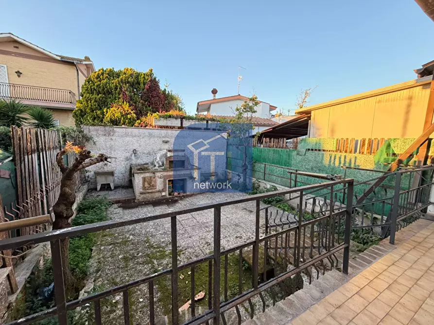 Immagine 19 di Villetta a schiera in vendita  in via dei Mughetti a Anzio
