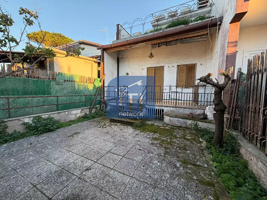 Immagine 21 di Villetta a schiera in vendita  in via dei Mughetti a Anzio