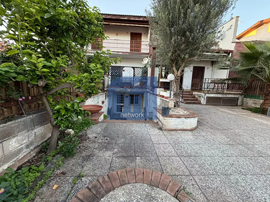 Immagine 26 di Villetta a schiera in vendita  in via dei Mughetti a Anzio