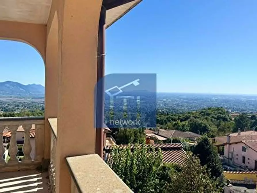 Immagine 4 di Villa in vendita  in via tevola a Velletri