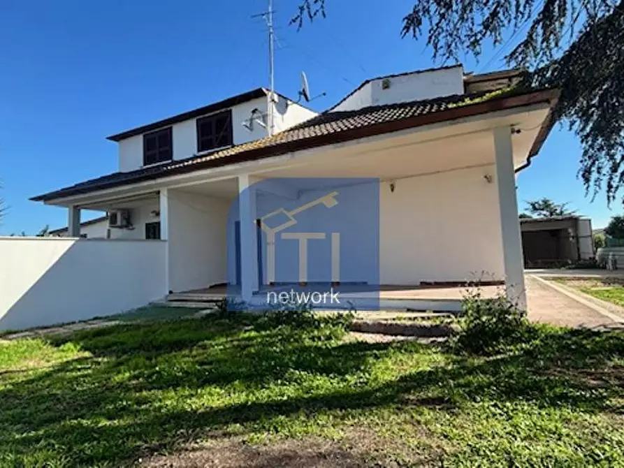 Immagine 2 di Villa in vendita  in via serio a Aprilia