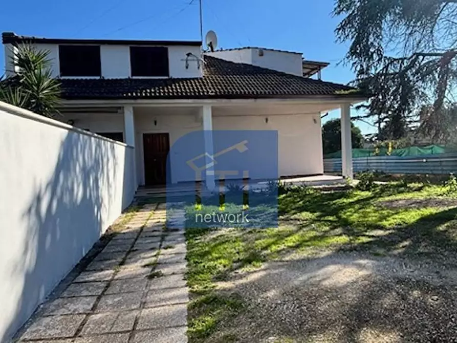 Immagine 3 di Villa in vendita  in via serio a Aprilia