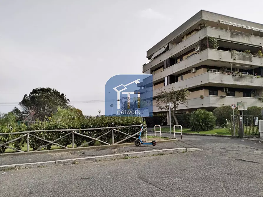 Immagine 2 di Appartamento in vendita  in via nino Taranto a Roma