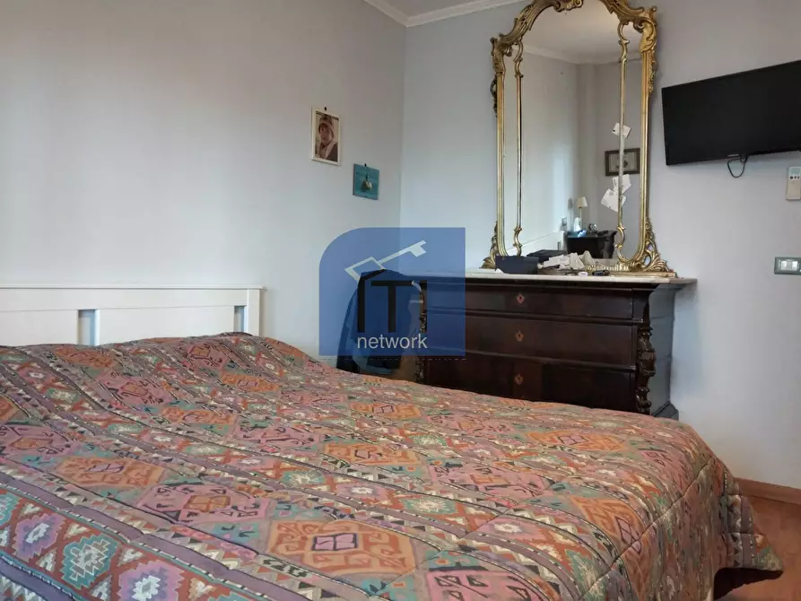 Immagine 28 di Appartamento in vendita  in via nino Taranto a Roma