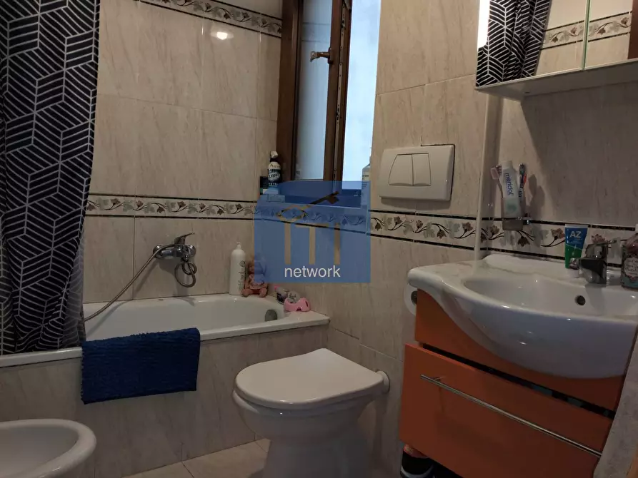 Immagine 29 di Appartamento in vendita  in via nino Taranto a Roma