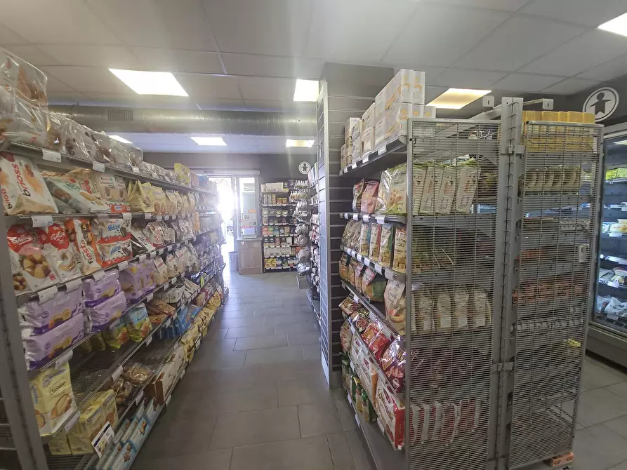 Immagine 9 di Attività commerciale in vendita  in Viale Francia 44 a Pomezia