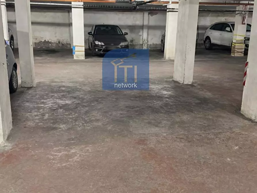 Immagine 4 di Box auto in vendita  in Via Danilo Stiepovich 271 a Roma