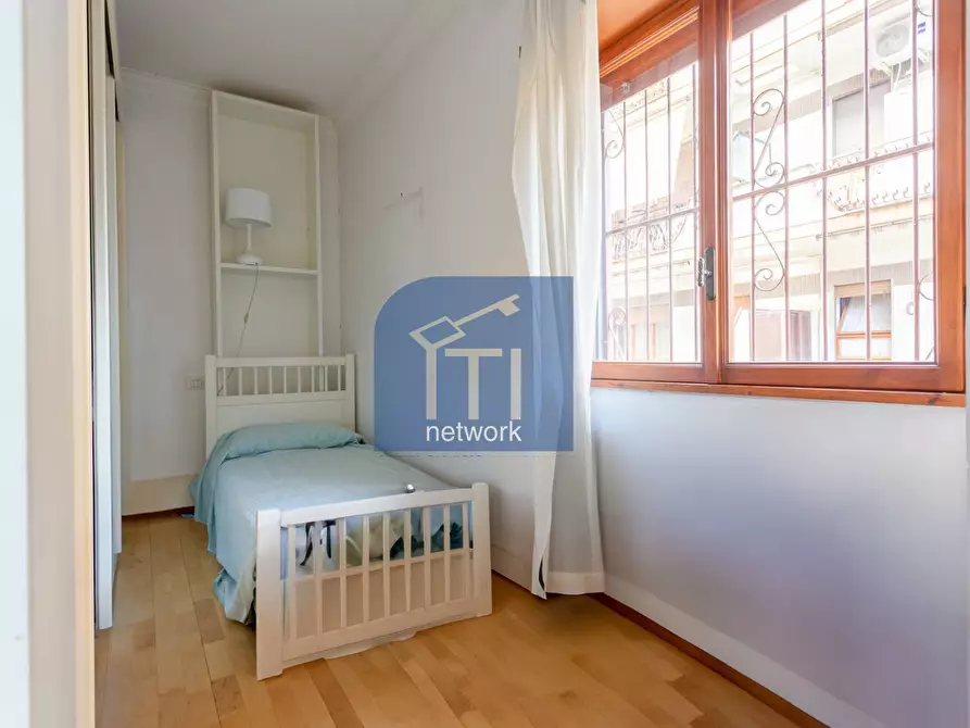 Immagine 9 di Appartamento in vendita  in Via Mar Rosso 323 a Roma