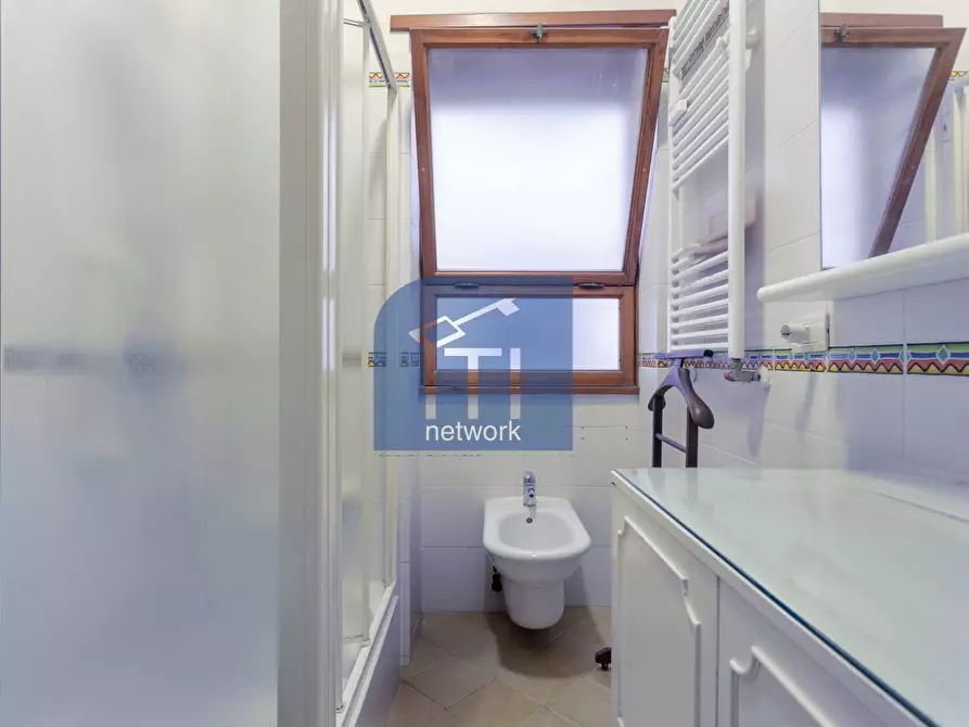 Immagine 13 di Appartamento in vendita  in Via Mar Rosso 323 a Roma