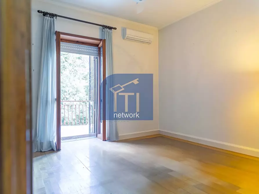 Immagine 14 di Appartamento in vendita  in Via Mar Rosso 323 a Roma