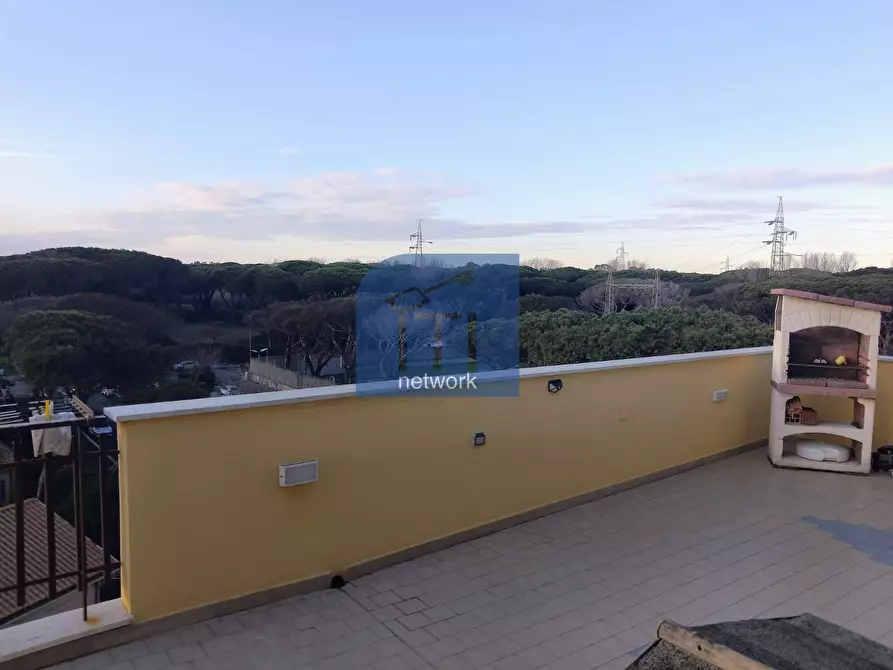 Immagine 3 di Attico in vendita  in Via Delle Baleari a Roma