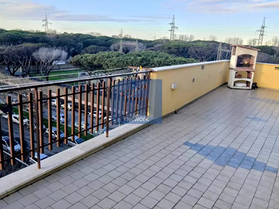 Immagine 33 di Attico in vendita  in Via Delle Baleari a Roma