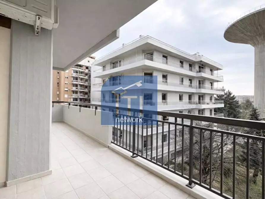 Immagine 1 di Appartamento in vendita  in Via Cicerone a Pomezia