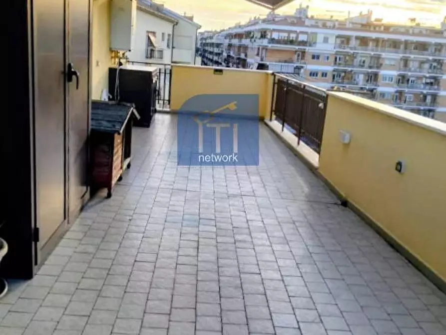 Immagine 1 di Attico in vendita  in Via Delle Baleari a Roma