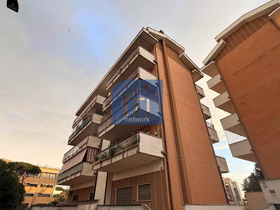 appartamento in vendita a Pomezia in zona Pratica di Mare