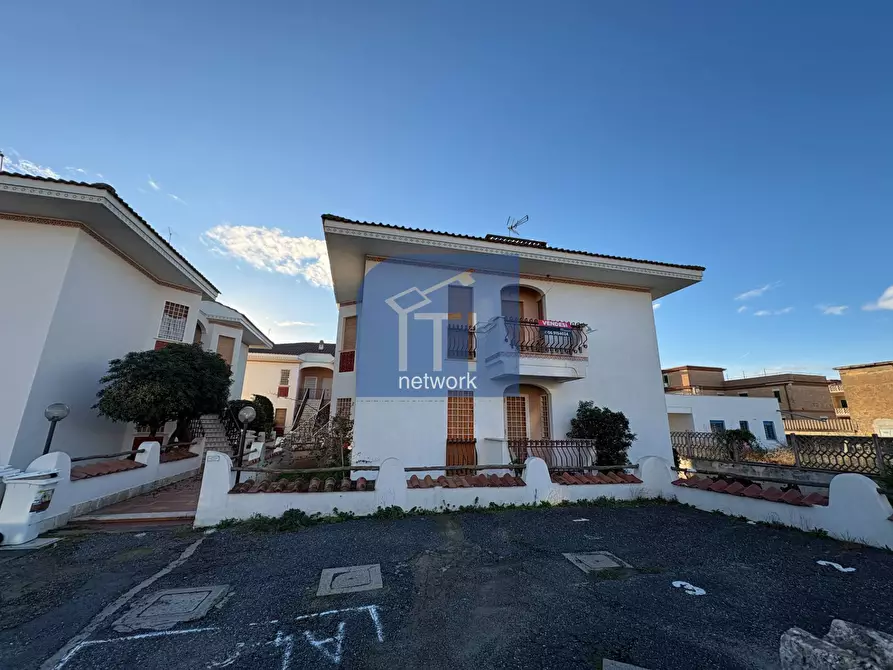 Immagine 23 di Attico in vendita  in Lungomare degli Ardeatini 503 a Ardea